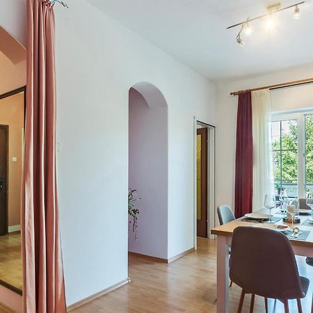 2 Bedroom Beautiful Apartment In Valtura Kültér fotó