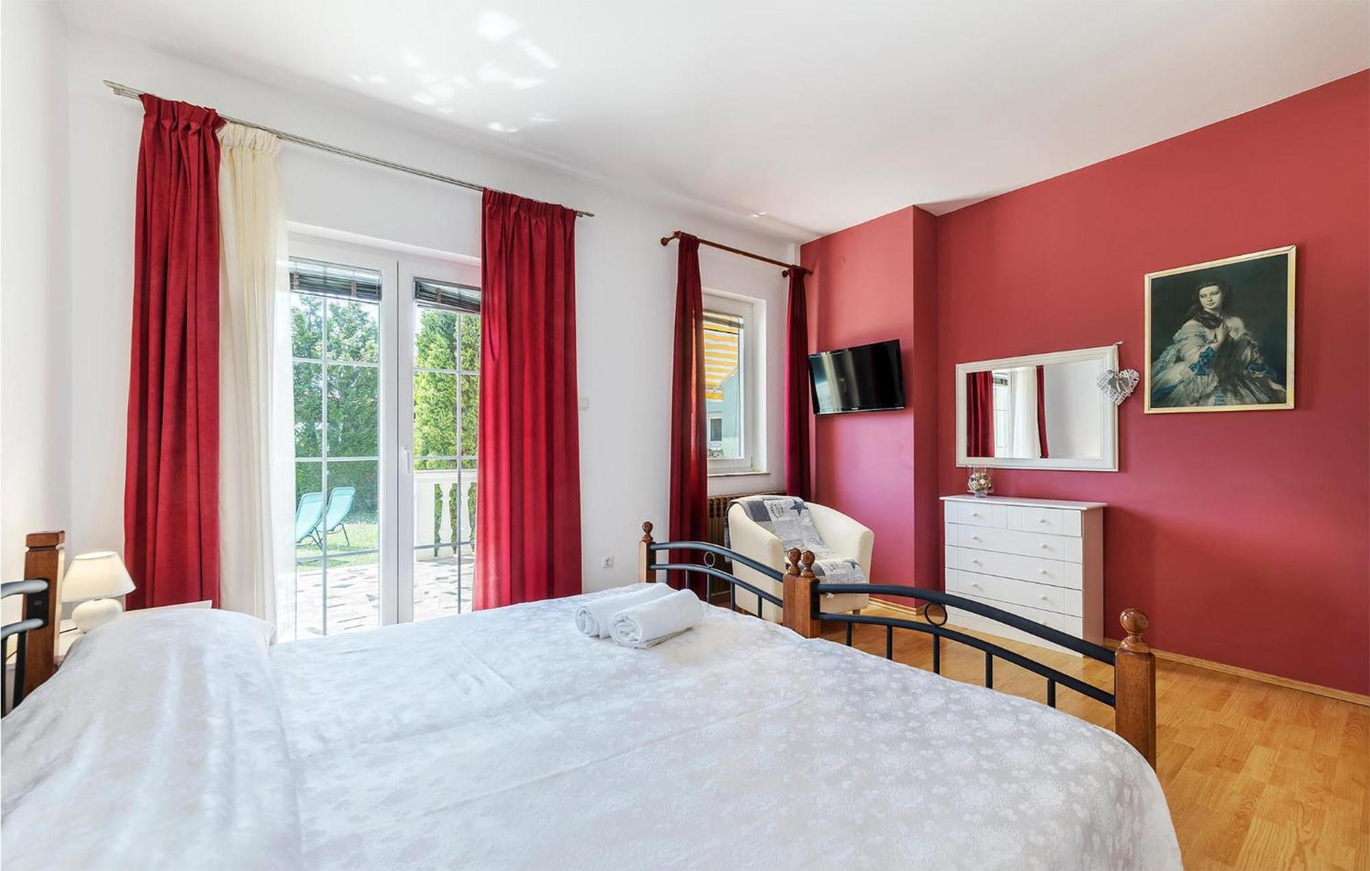 2 Bedroom Beautiful Apartment In Valtura Kültér fotó