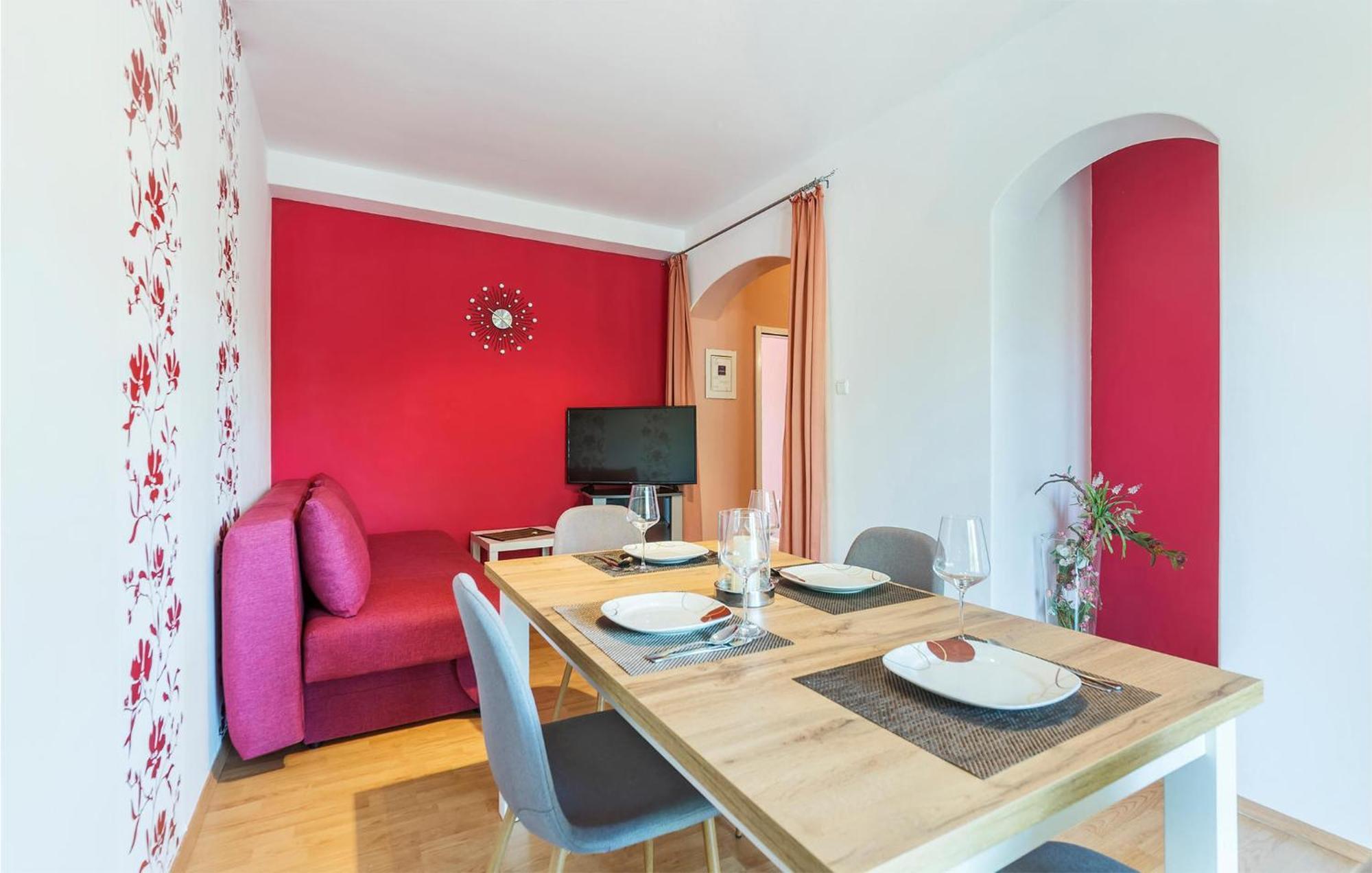 2 Bedroom Beautiful Apartment In Valtura Kültér fotó