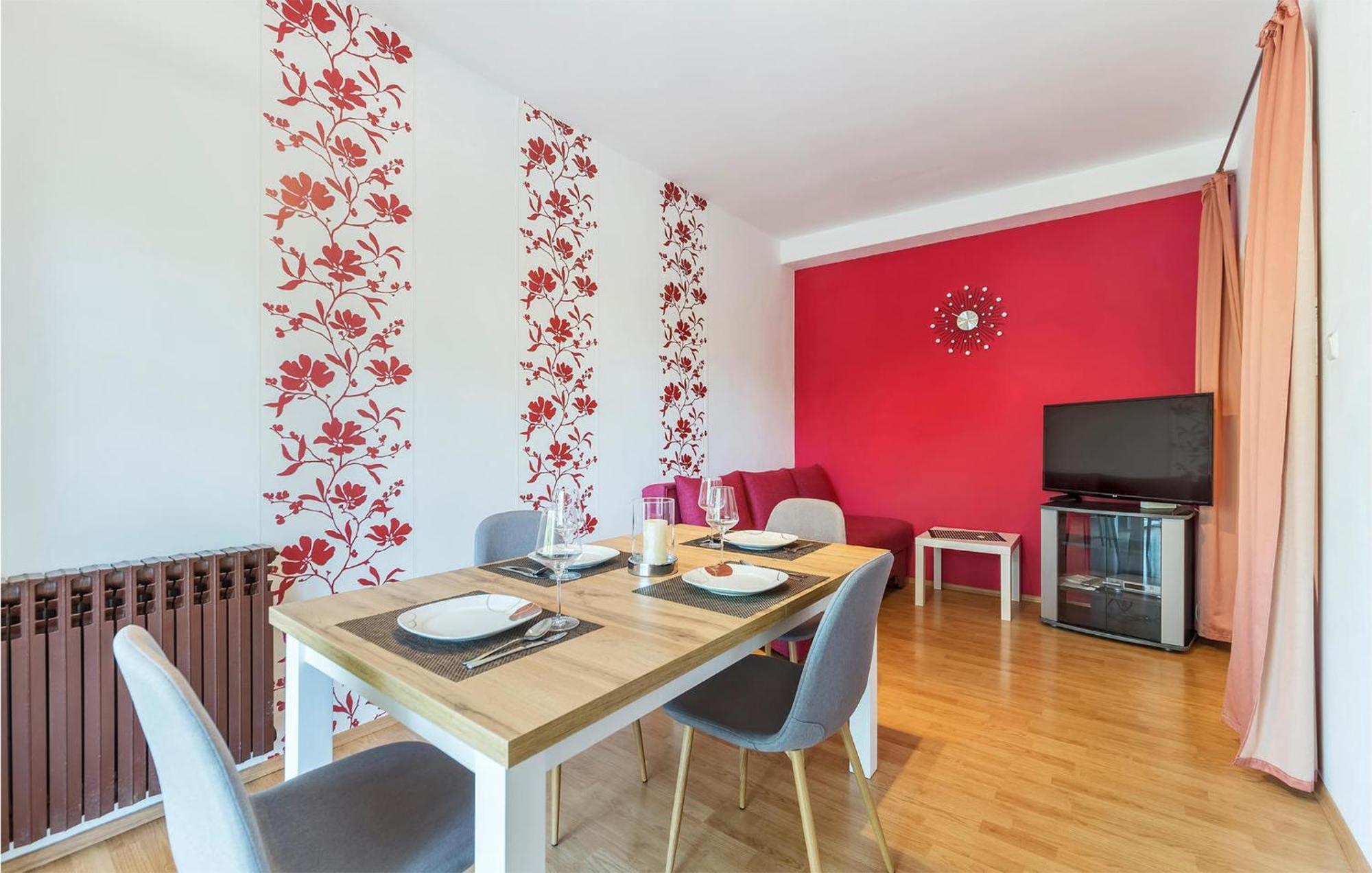 2 Bedroom Beautiful Apartment In Valtura Kültér fotó